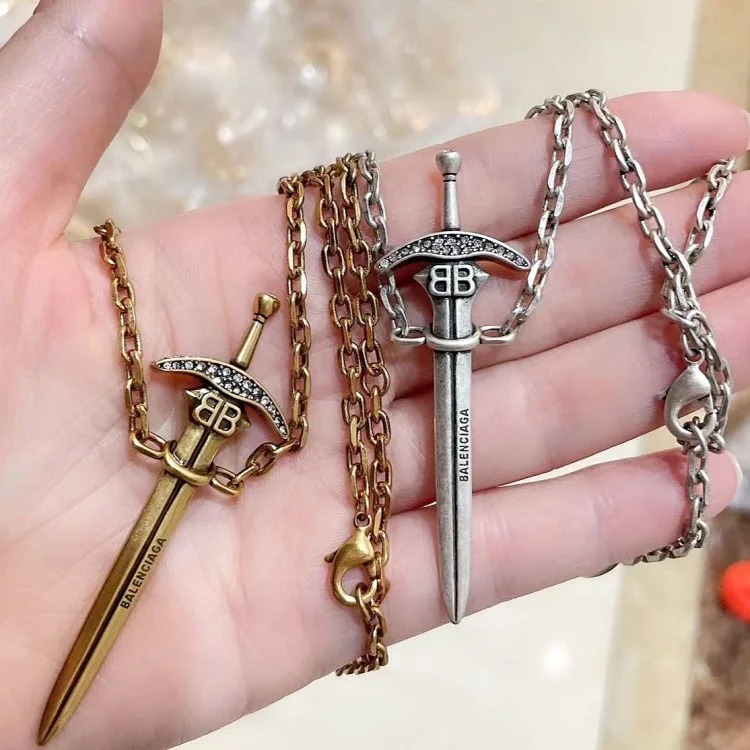 Paris style vintage full diamond sword necklace Italian palace retro necklace versatile street style internet celebrity necklace