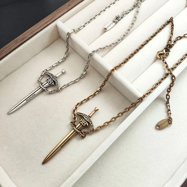 Paris style vintage full diamond sword necklace Italian palace retro necklace versatile street style internet celebrity necklace