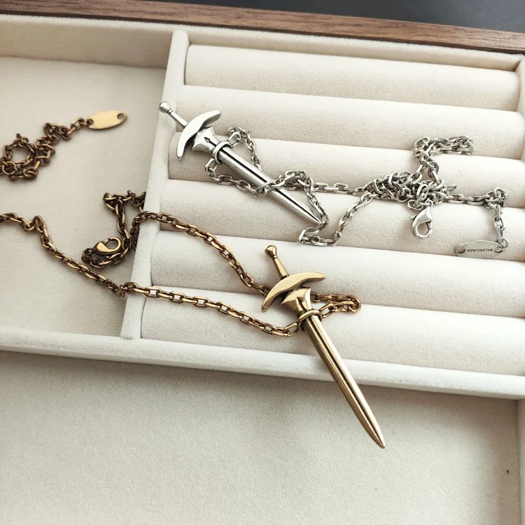 Paris style vintage full diamond sword necklace Italian palace retro necklace versatile street style internet celebrity necklace