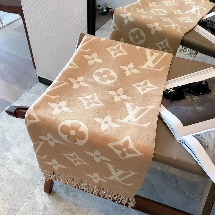 Autumn and winter fashionable and versatile light luxury scarf 01 (no after-sales service for more than 7 days) without box image 2