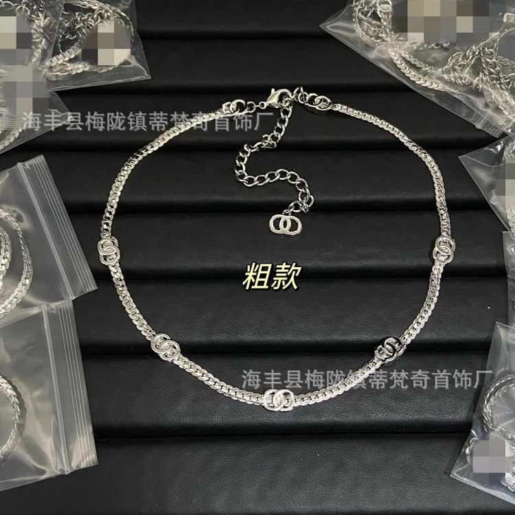 Gucci 25C high Xiaoxiangfeng new necklace for women European and American double C retro Xiaoxiang home wear leather clavicle pearl sweater chain
