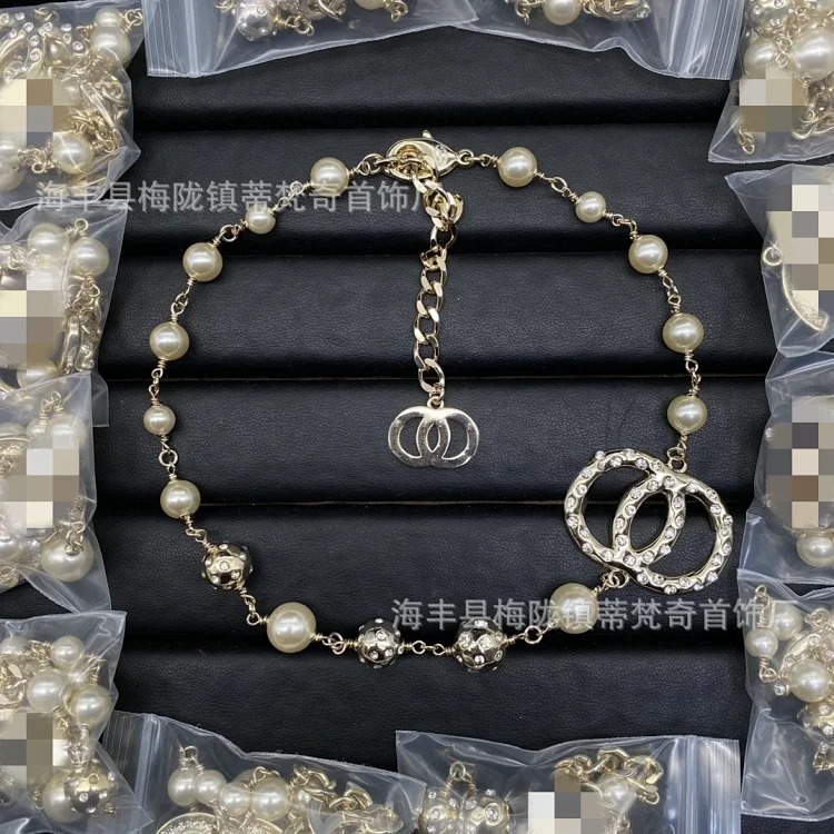 Gucci 25C high Xiaoxiangfeng new necklace for women European and American double C retro Xiaoxiang home wear leather clavicle pearl sweater chain