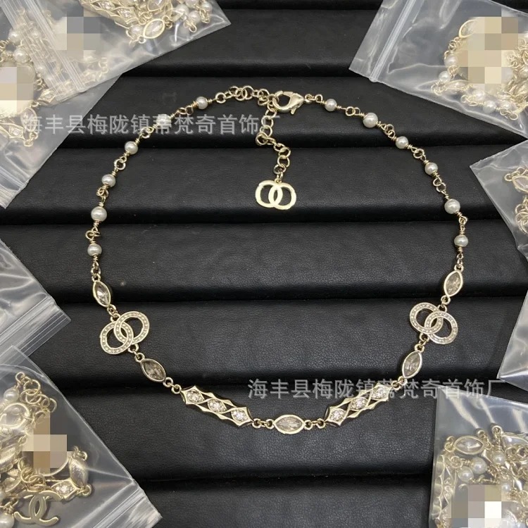 Gucci 25C high Xiaoxiangfeng new necklace for women European and American double C retro Xiaoxiang home wear leather clavicle pearl sweater chain