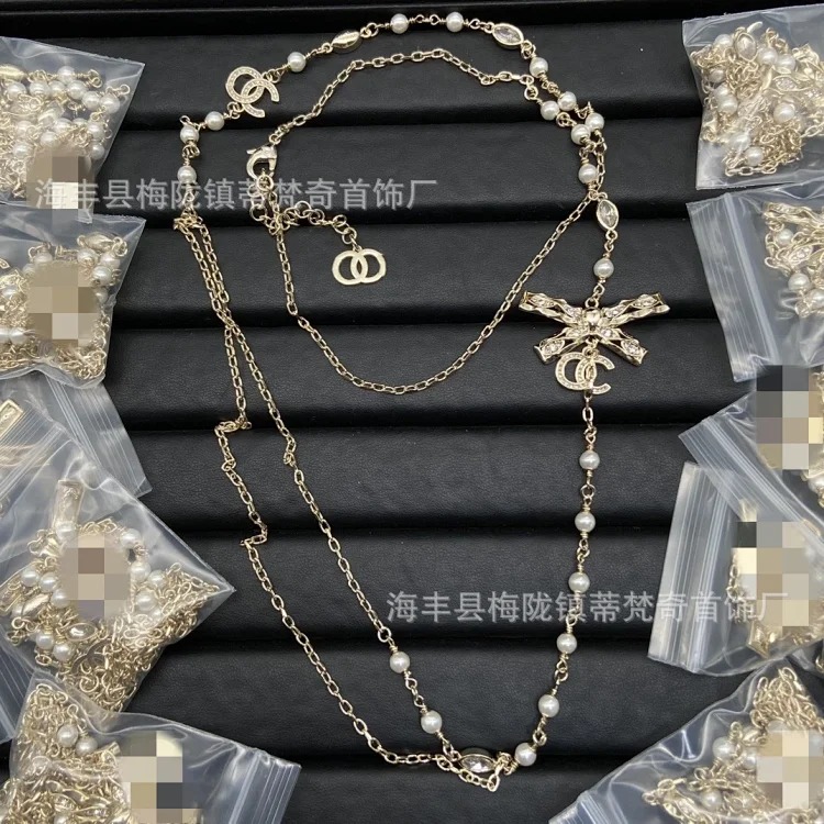 Gucci 25C high Xiaoxiangfeng new necklace for women European and American double C retro Xiaoxiang home wear leather clavicle pearl sweater chain
