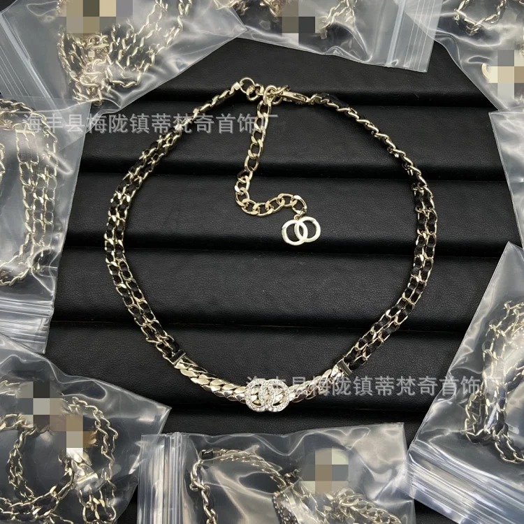 Gucci 25C high Xiaoxiangfeng new necklace for women European and American double C retro Xiaoxiang home wear leather clavicle pearl sweater chain
