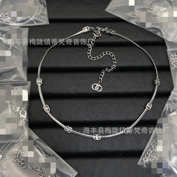 Gucci 25C high Xiaoxiangfeng new necklace for women European and American double C retro Xiaoxiang home wear leather clavicle pearl sweater chain