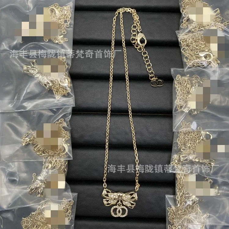 Gucci 25C high Xiaoxiangfeng new necklace for women European and American double C retro Xiaoxiang home wear leather clavicle pearl sweater chain