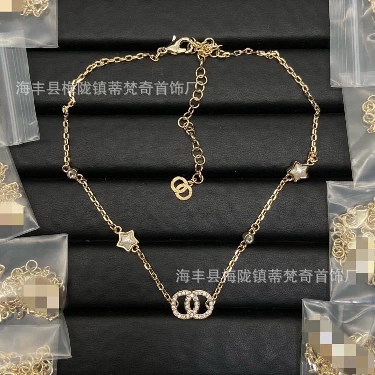 Gucci 25C high Xiaoxiangfeng new necklace for women European and American double C retro Xiaoxiang home wear leather clavicle pearl sweater chain