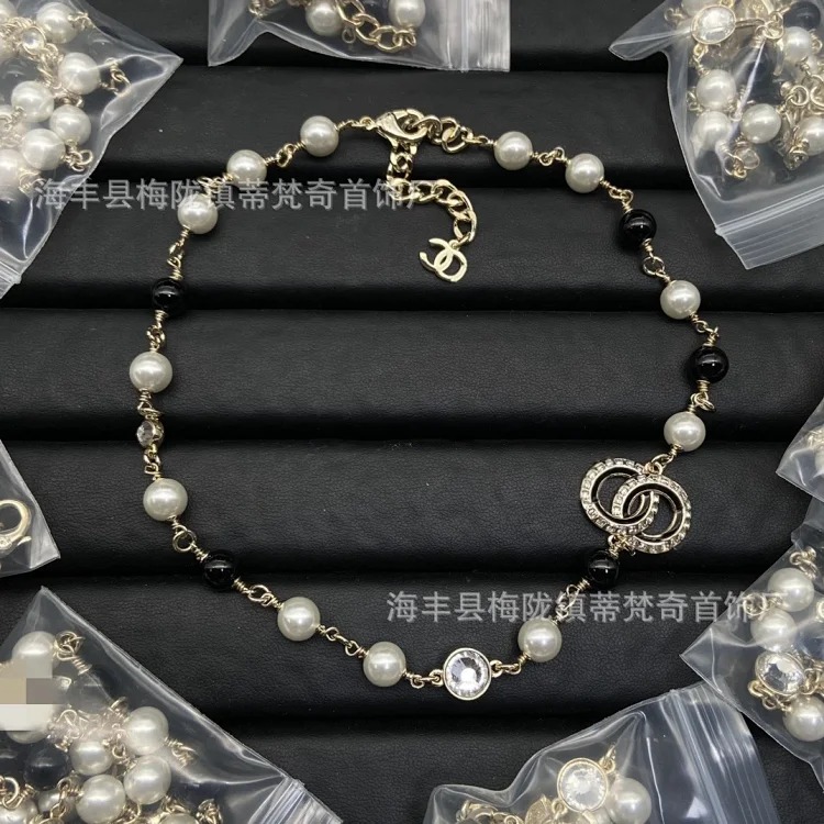 Gucci 25C high Xiaoxiangfeng new necklace for women European and American double C retro Xiaoxiang home wear leather clavicle pearl sweater chain