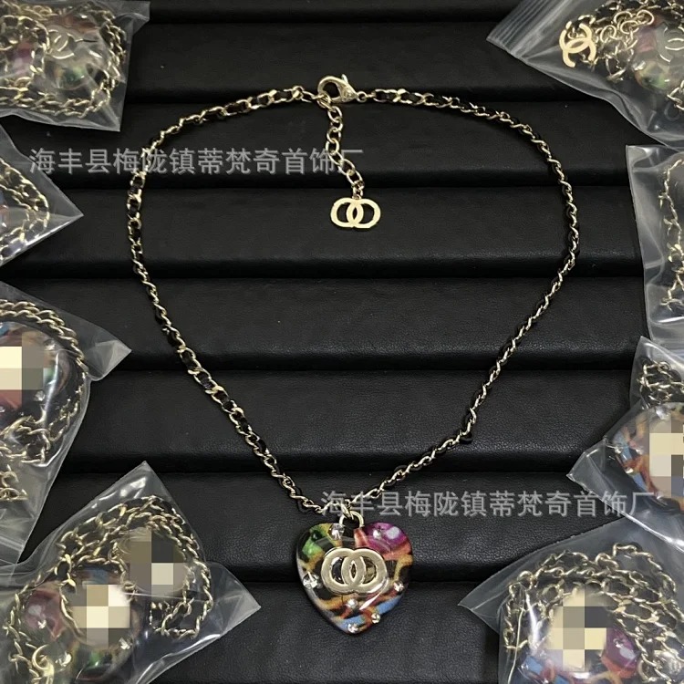 Gucci 25C high Xiaoxiangfeng new necklace for women European and American double C retro Xiaoxiang home wear leather clavicle pearl sweater chain