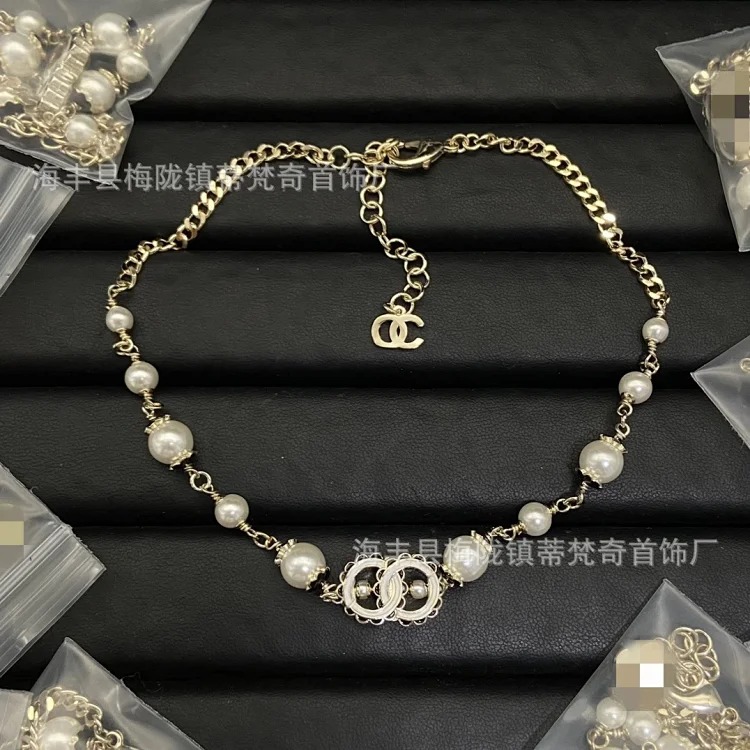 Gucci 25C high Xiaoxiangfeng new necklace for women European and American double C retro Xiaoxiang home wear leather clavicle pearl sweater chain