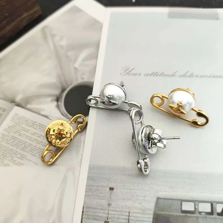 Personalized high of the Queen Mother's pin through Saturn pearl earrings for women embossed Saturn earrings three-dimensional pin earrings