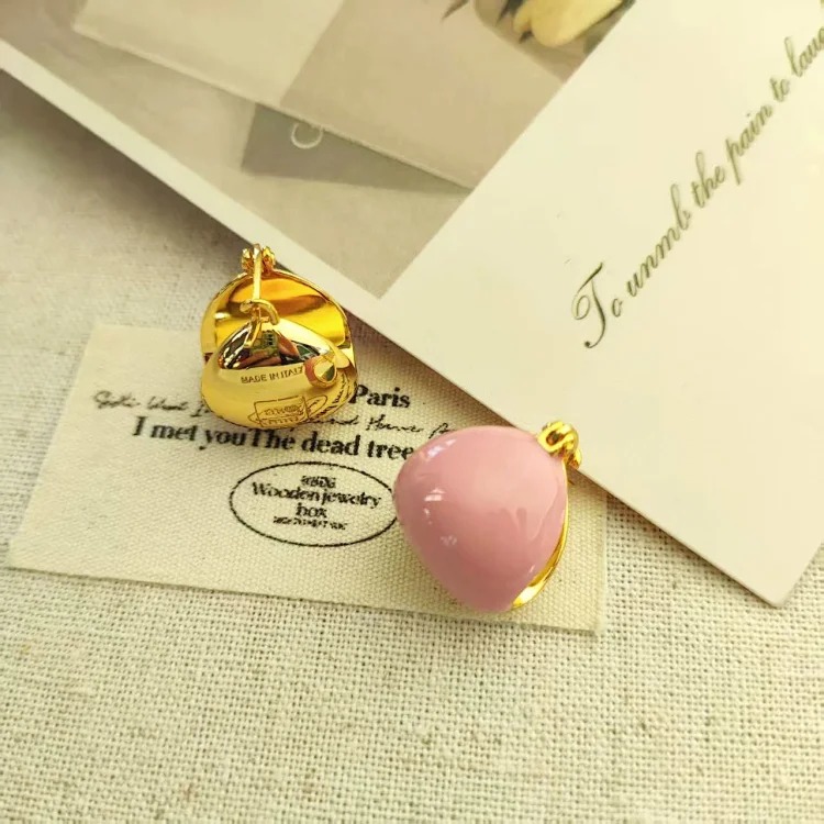 Ms. Miao's 26 multi-color hazelnut earrings, high-end candy-colored triangle earrings, sweet and cool enamel earrings