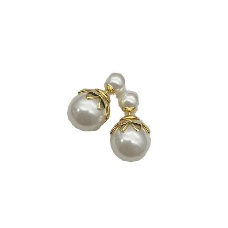 Dijia's new cd letter classic fashion trend diamond bee European and American style tassel retro earrings