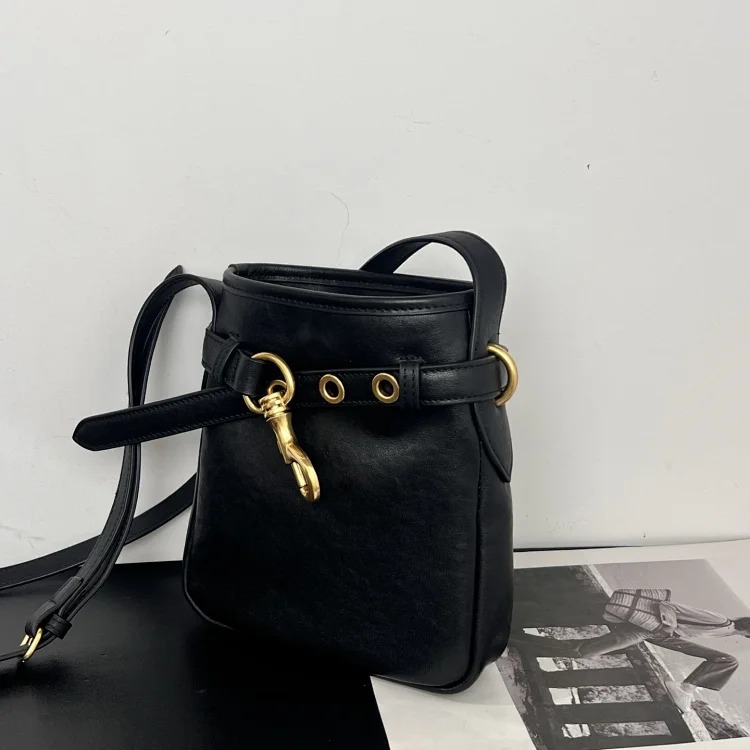 Miaojia's new vegetable tanned cowhide mobile phone bag, fashionable mini shoulder crossbody bag, lock buckle small square bag, retro lucky bag bag