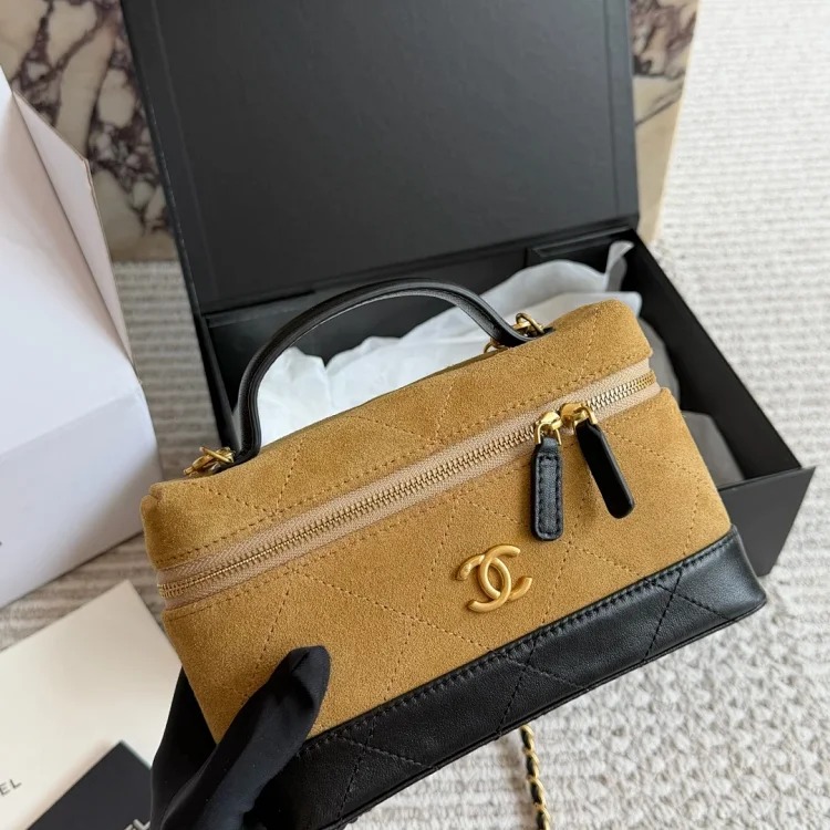 Louis Vuitton 25c popular IP box bag mobile phone bag limited perforation old pollen bucket shopping bag caviar envelope bag