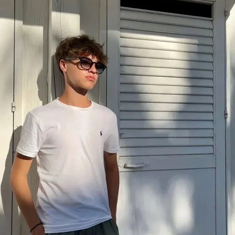 Fashion casual T-shirts 40-$5 OFF