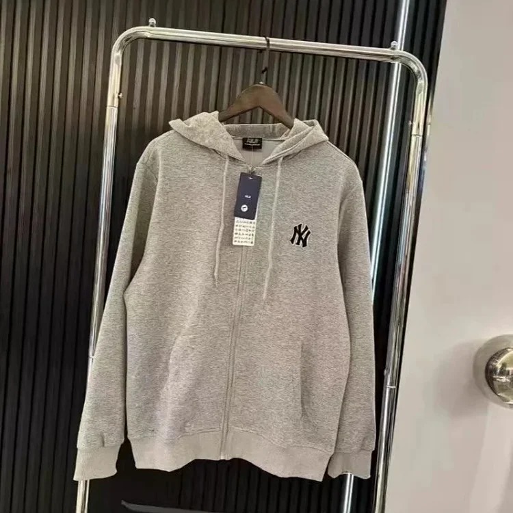 Loose hooded sweatshirt