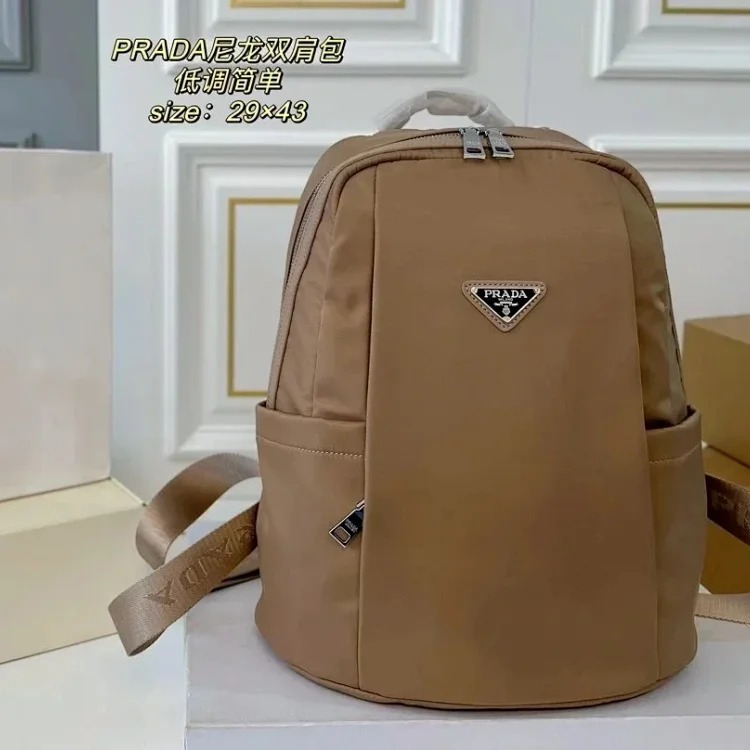 Trendy luxury backpack 003 image 3