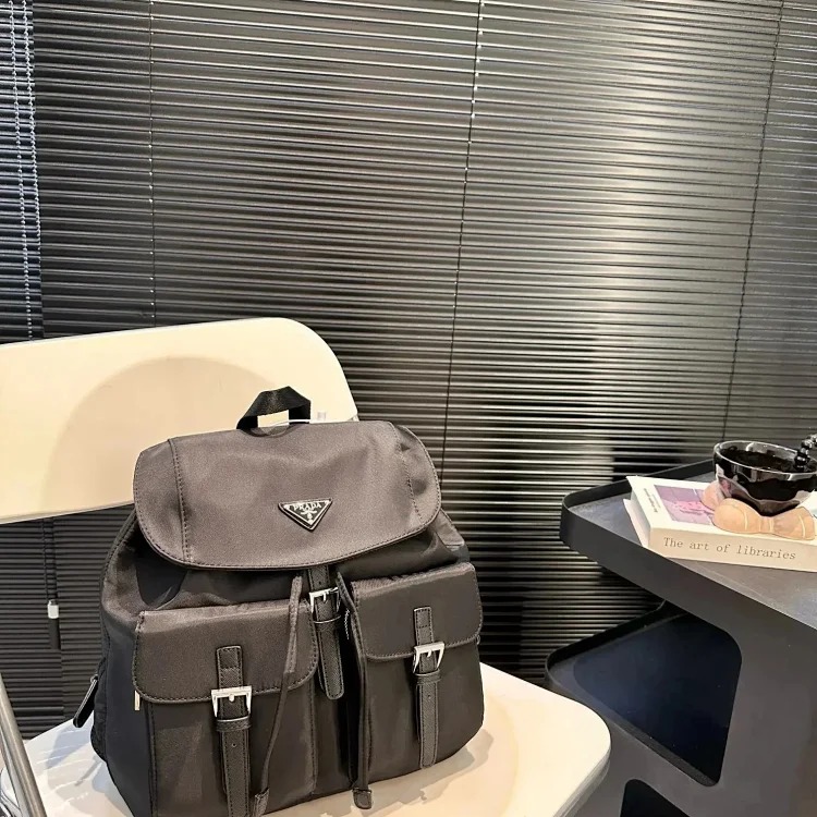 Trendy luxury backpack 003 image 5