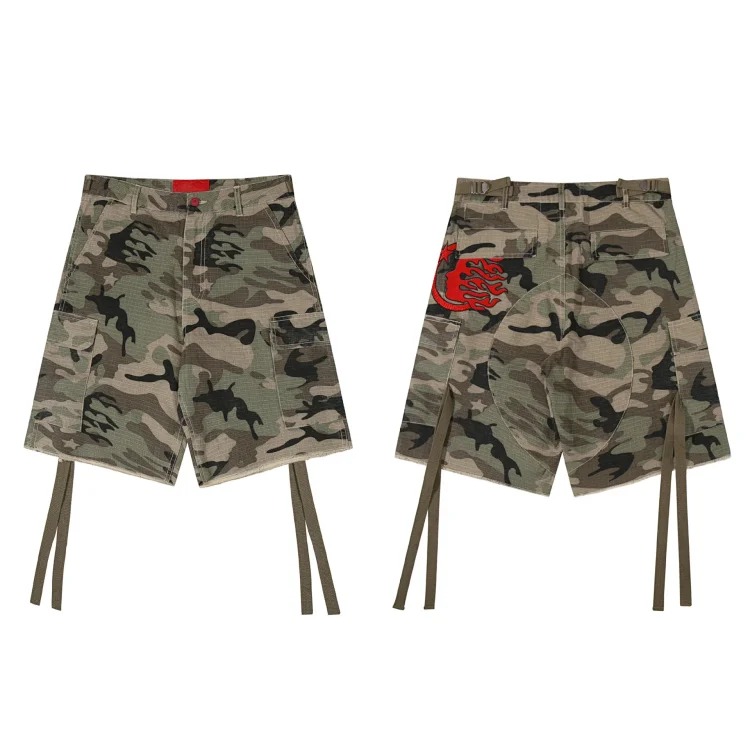 Camouflage work jeans washed and distressed loose ribbon straight camouflage shorts