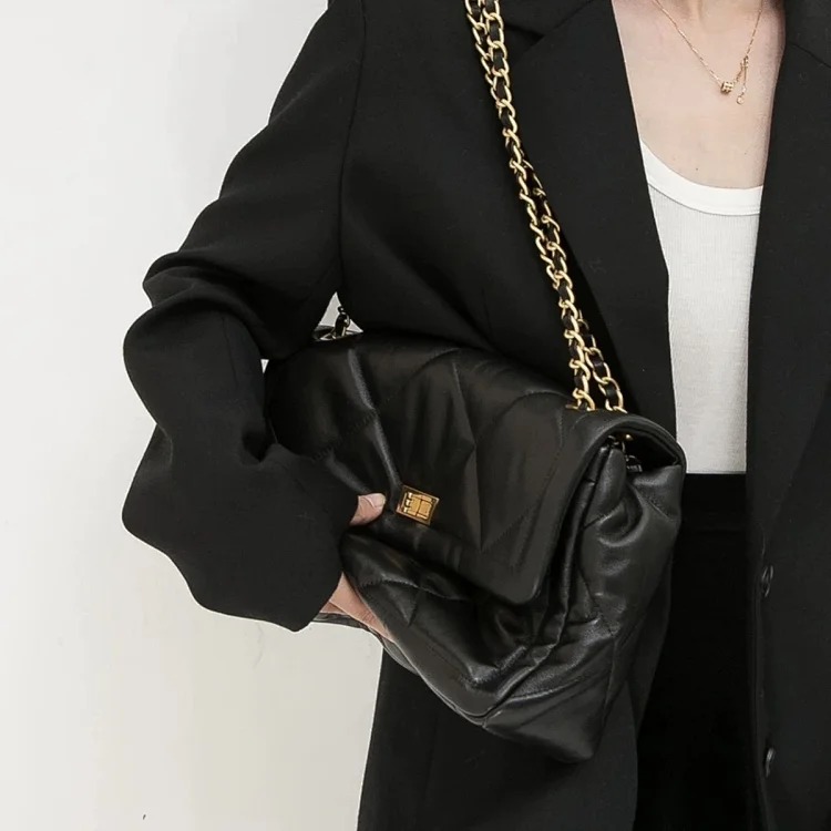 2026 new style sheepskin small fragrant style rhombus chain small square bag large capacity simple commuter shoulder crossbody messenger bag