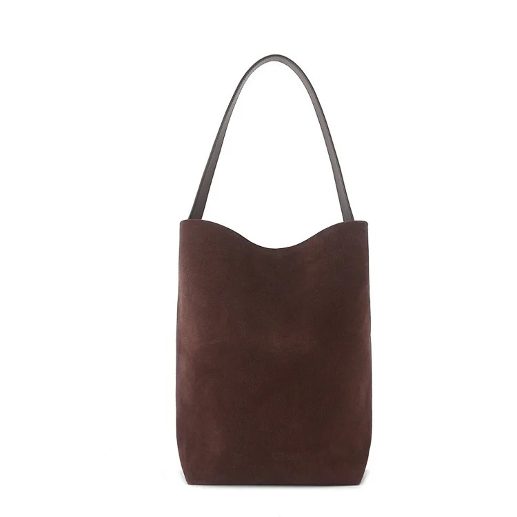 TR high goods 2025 new cowhide bucket bag large capacity European and American shoulder bag commuter high-end handbag for women