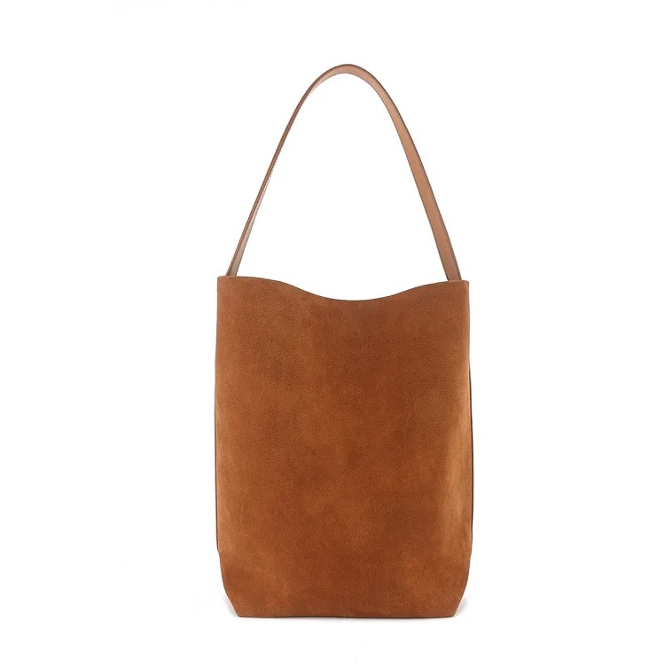 TR high goods 2025 new cowhide bucket bag large capacity European and American shoulder bag commuter high-end handbag for women