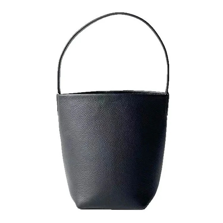 TR high goods 2025 new cowhide bucket bag large capacity European and American shoulder bag commuter high-end handbag for women