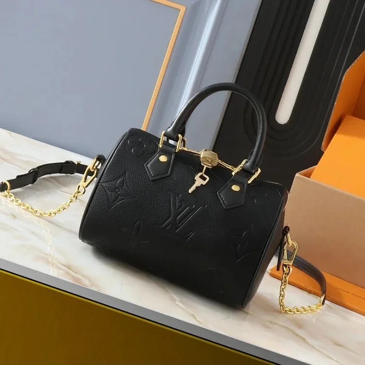 Classic fashion embossed leather hand crossbody bag image 4