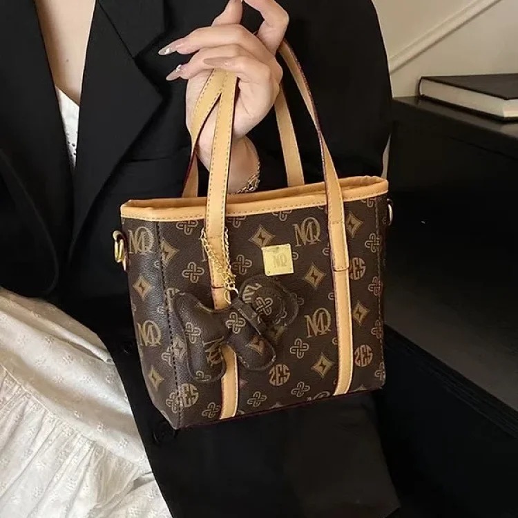Light luxury style portable cross-body women's bag 001 (without box)