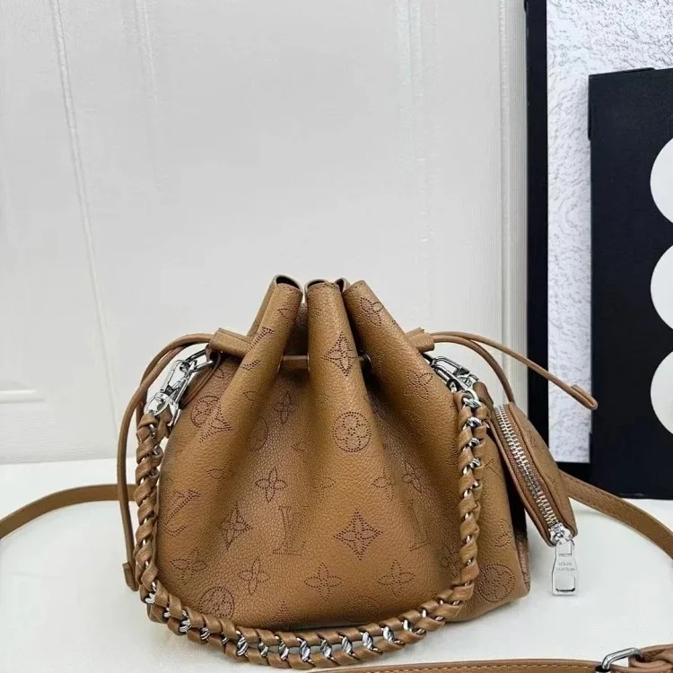 Light luxury style portable cross-body women's bag 001 (without box)