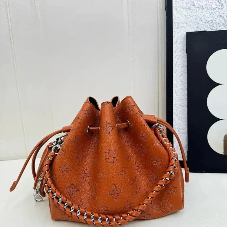 Light luxury style portable cross-body women's bag 001 (without box)