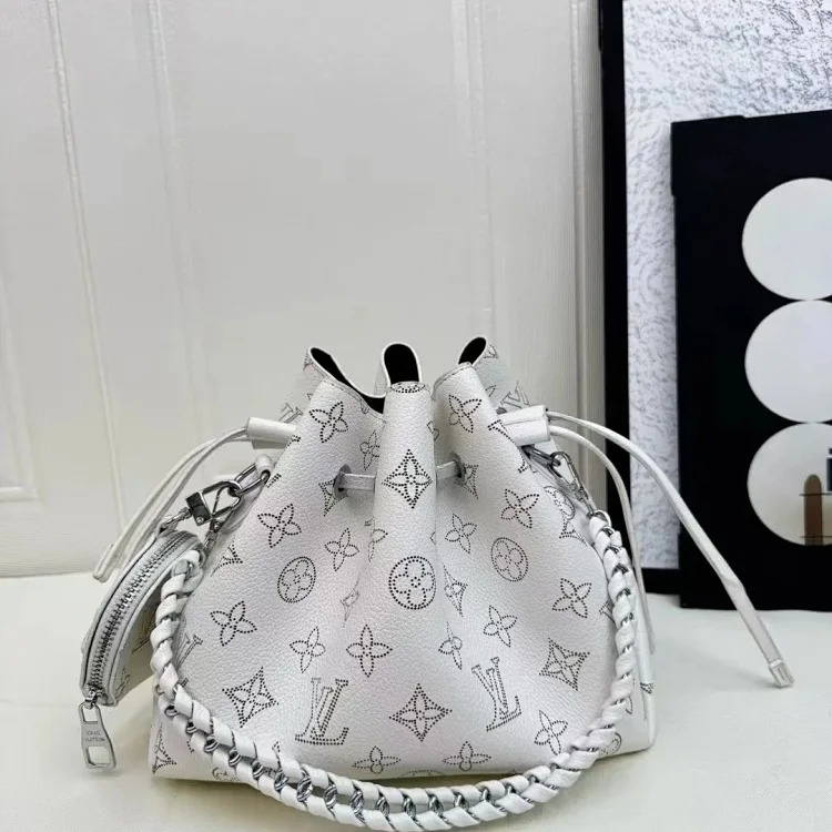 Light luxury style portable cross-body women's bag 001 (without box)