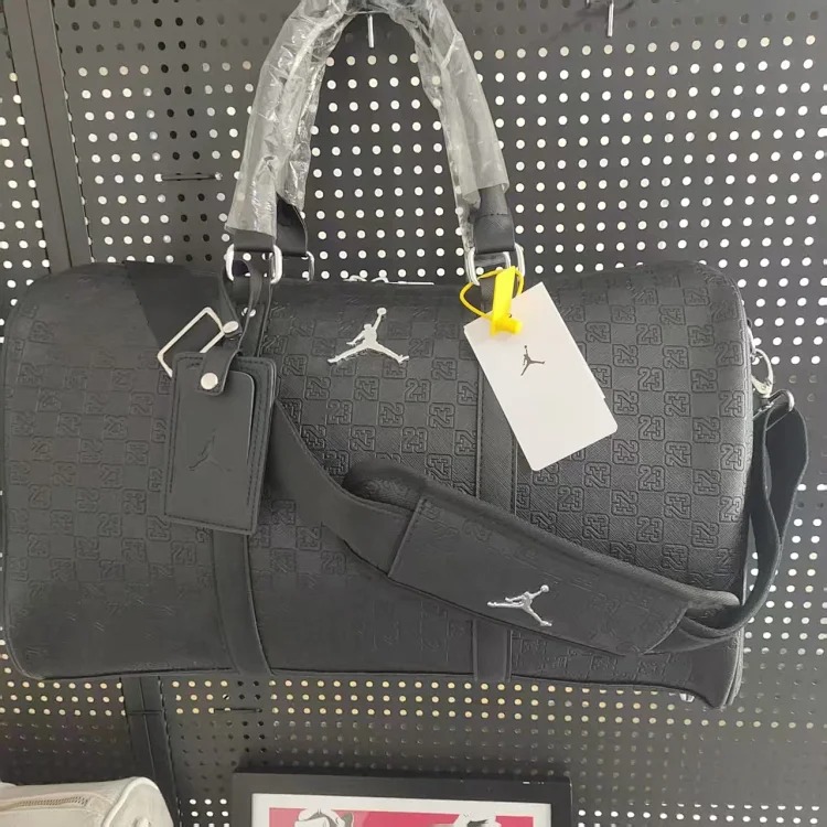 Louis Vuitton Cross-border new trendy brand aj presbyopic checkerboard checkerboard versatile fitness bag large capacity single shoulder crossbody portable travel bag image 4
