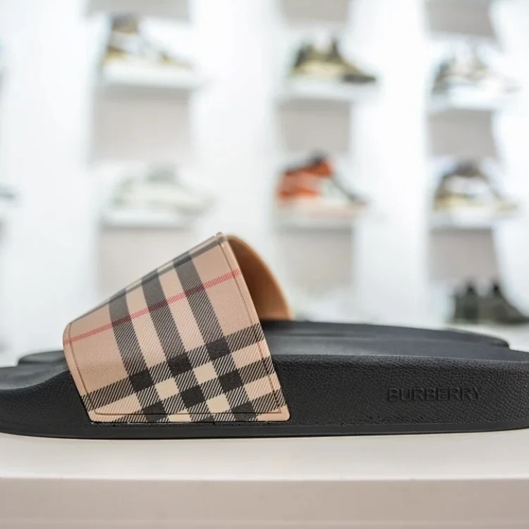 B~Slippers, 1:1 original, fully packaged
