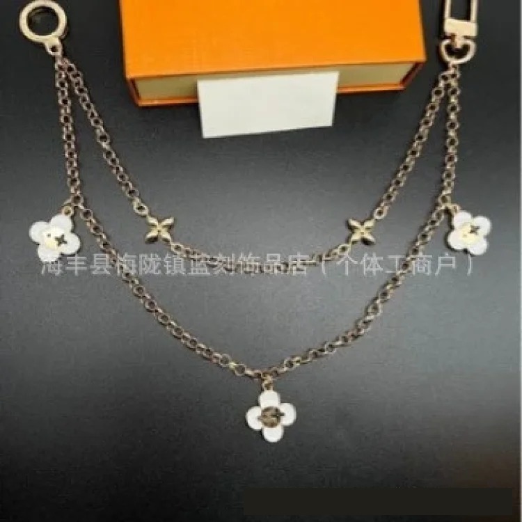 Cross-border new kitten pendant, fashionable and versatile Vivian bag chain, dropshipping