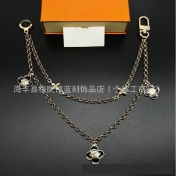 Cross-border new kitten pendant, fashionable and versatile Vivian bag chain, dropshipping