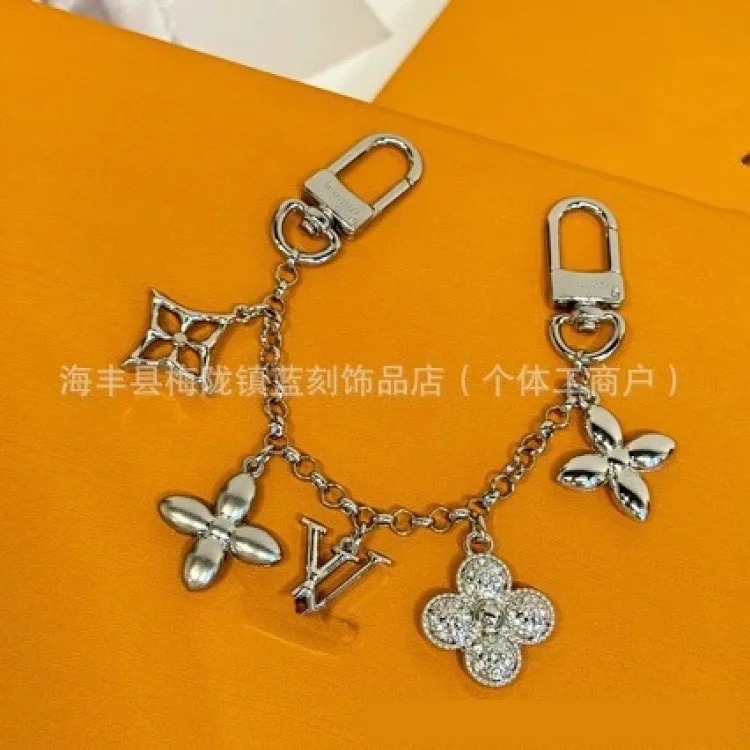Cross-border new kitten pendant, fashionable and versatile Vivian bag chain, dropshipping