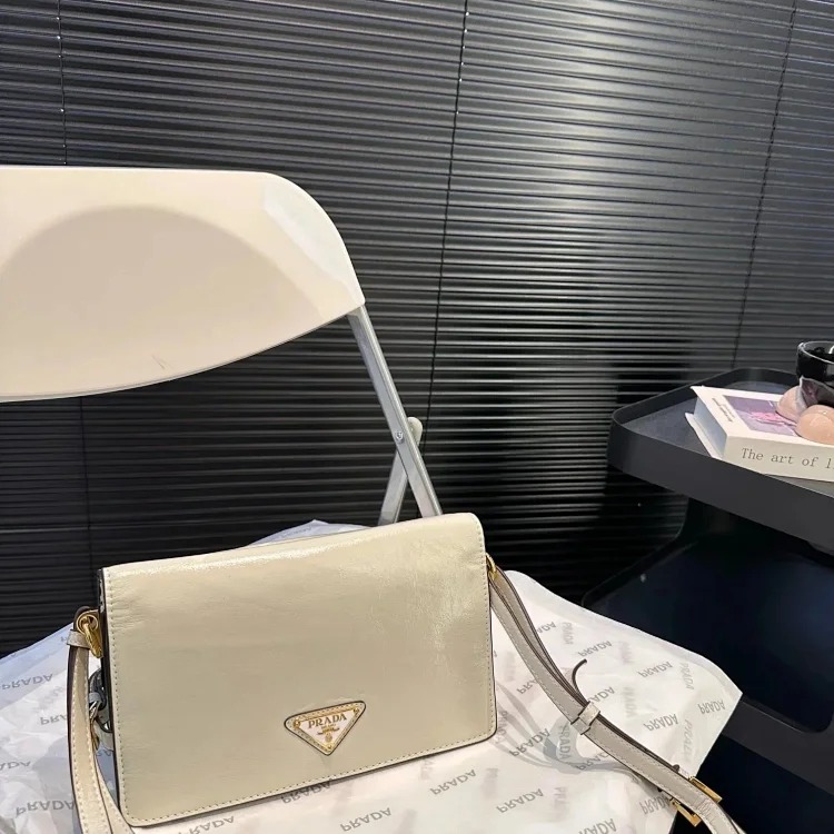 Classic versatile crossbody bag 014