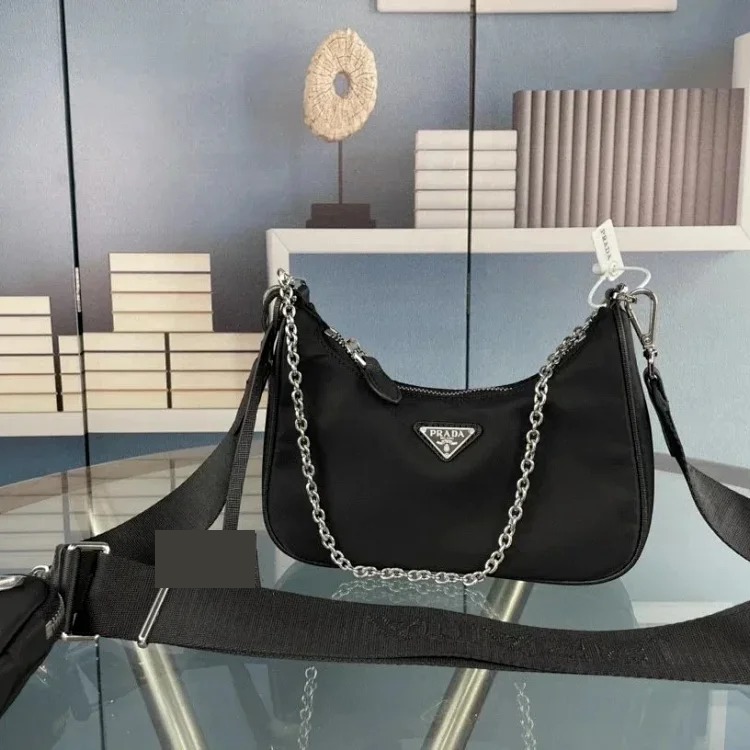 YT11-Classic, fashionable, convenient, casual and versatile nylon shoulder crossbody bag image 2