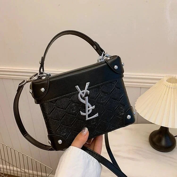 Fashionable square bag