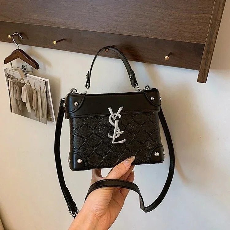 Fashionable square bag