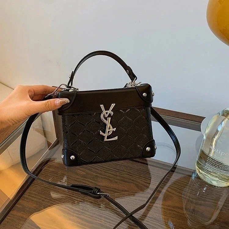 Fashionable square bag