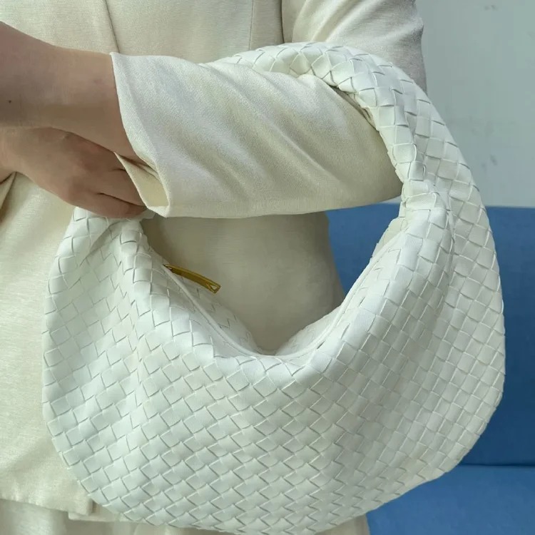 High-end woven bag for women 2025 new fashion bag single shoulder armpit bag large capacity horn portable crescent bag image 4