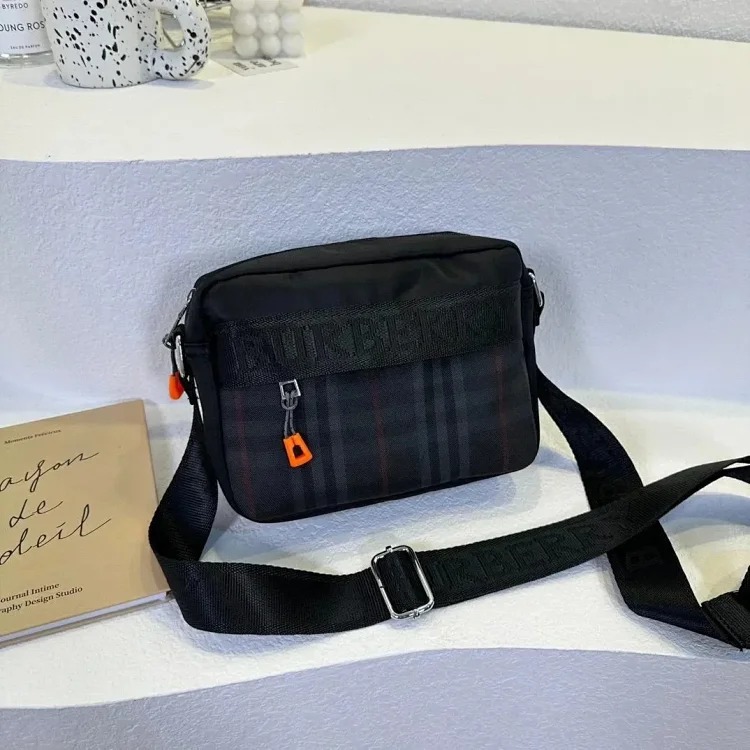 Versatile casual fashion messenger bag 02 image 6