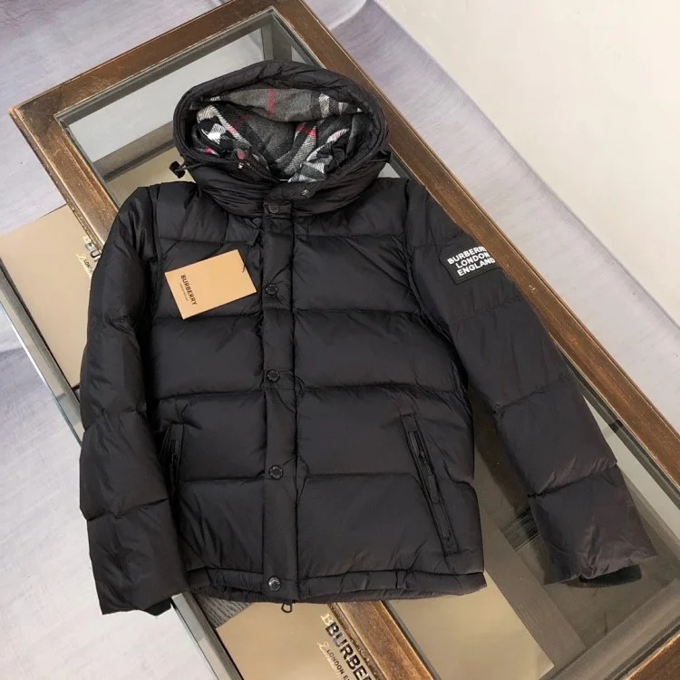 Comfortable and warm down jackets