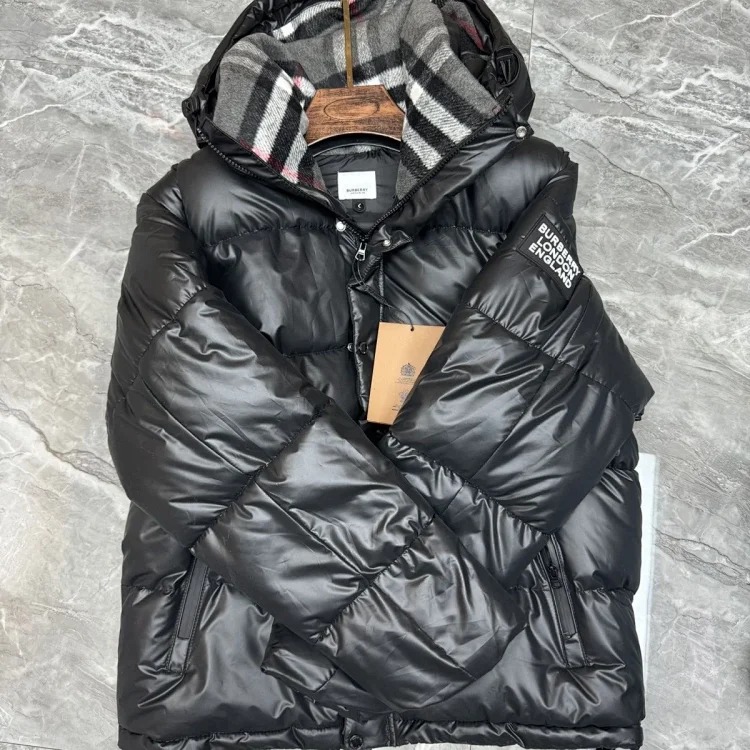 Comfortable and warm down jackets