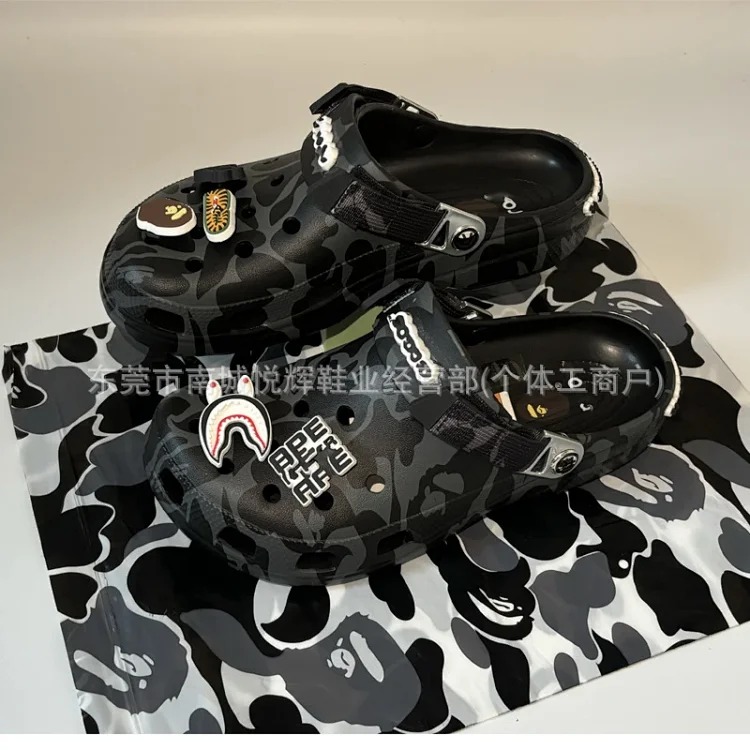 Co-branded ape-man camouflage beach shoes, Crocs, low-top casual Velcro sandals, men's and women's slippers