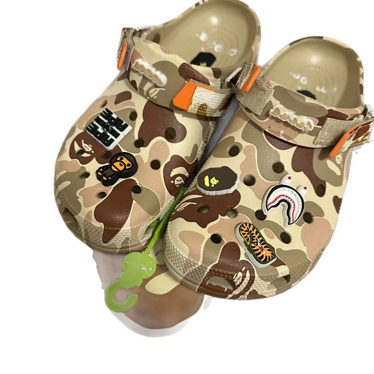 Co-branded ape-man camouflage beach shoes, Crocs, low-top casual Velcro sandals, men's and women's slippers